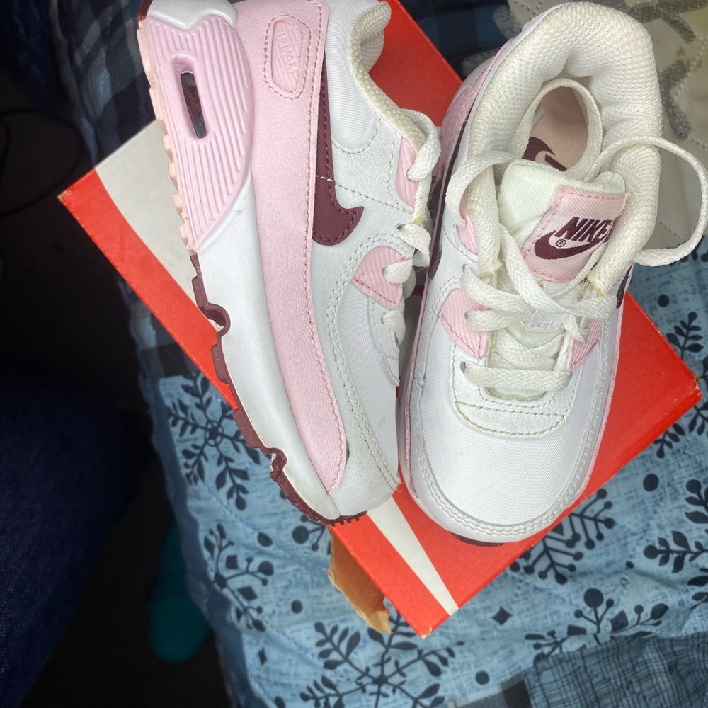 Girls sneakers size 8c